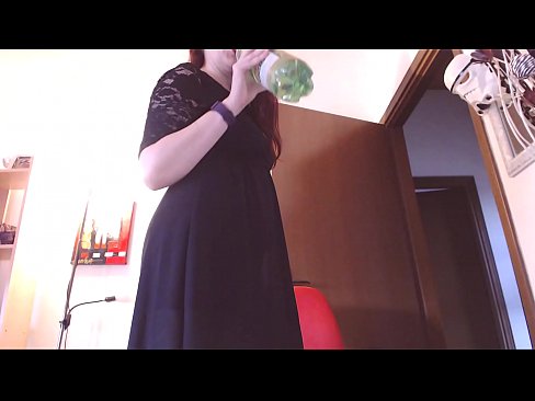 ❤️ Një skllav i nënshtruar që i pëlqejnë brekët e pista dhe të shijshme detyrohet të masturbojë pasi shikon këtë video! Video porno në sq.rexporn-com.ru ❌️
